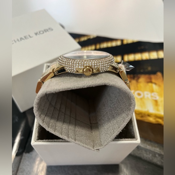 New Michael kors Oversized Camille Ombre Pave Gold-Tone Watch - Picture 2 of 7